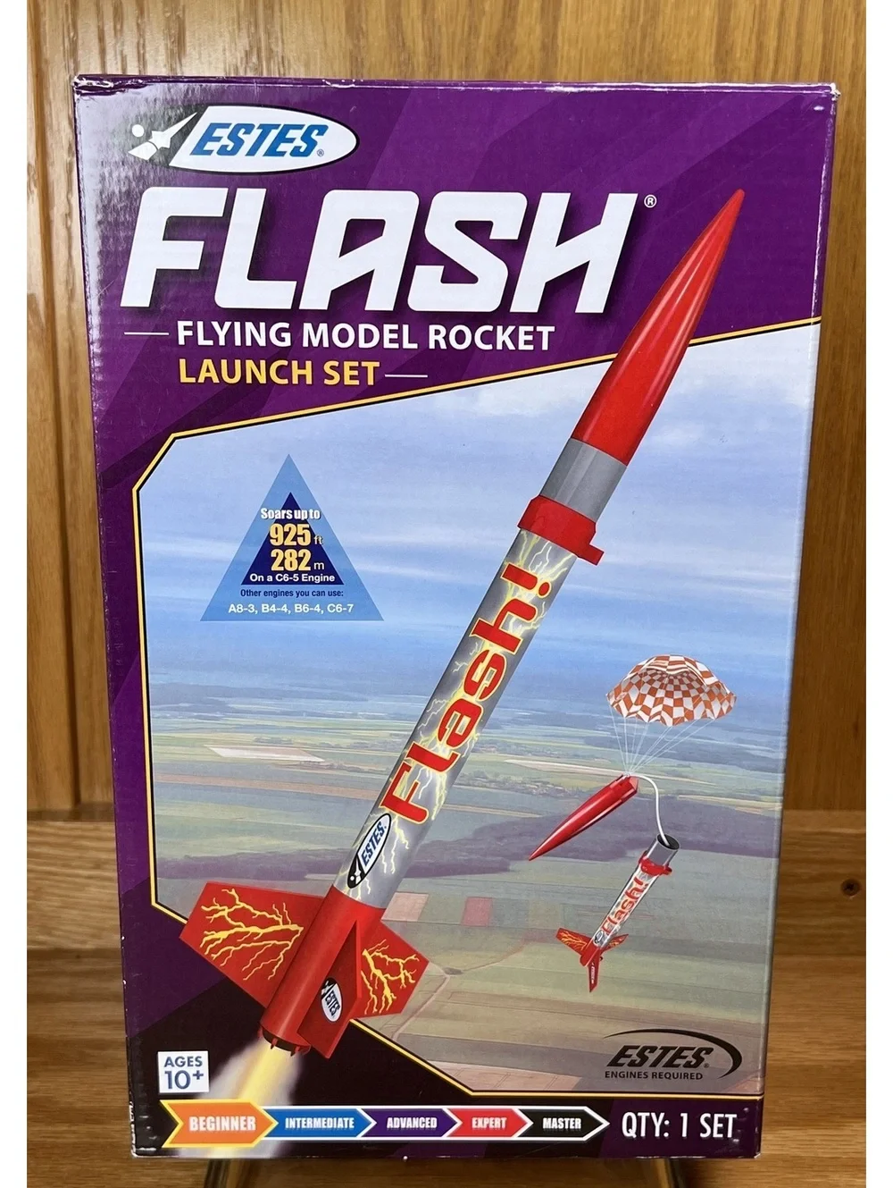 Estes Flash Flying Model Rocket Launch Set - Beginner Level New